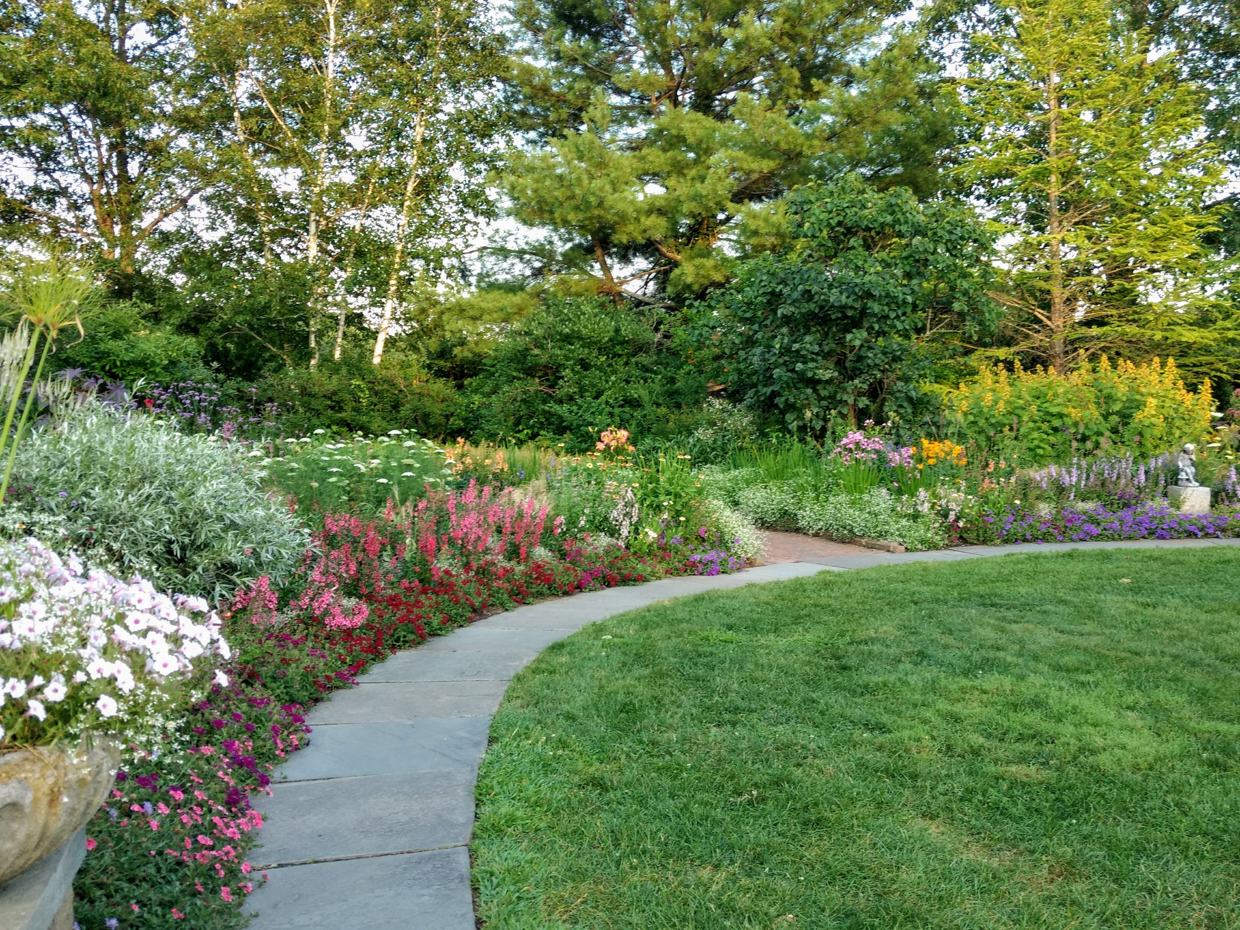 Благоустройство участка частного дома в Чебоксарах и Чувашской Республике